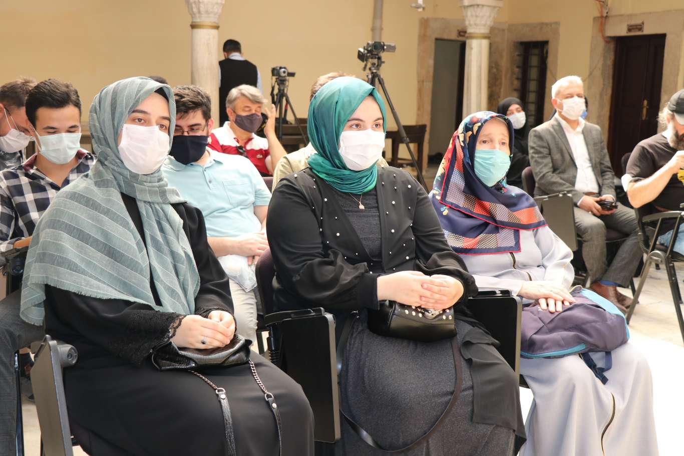 Türkiye Aile Meclisi: "Aileyi korumak için önce aileyi yıkan yasalar kaldırılmalı"